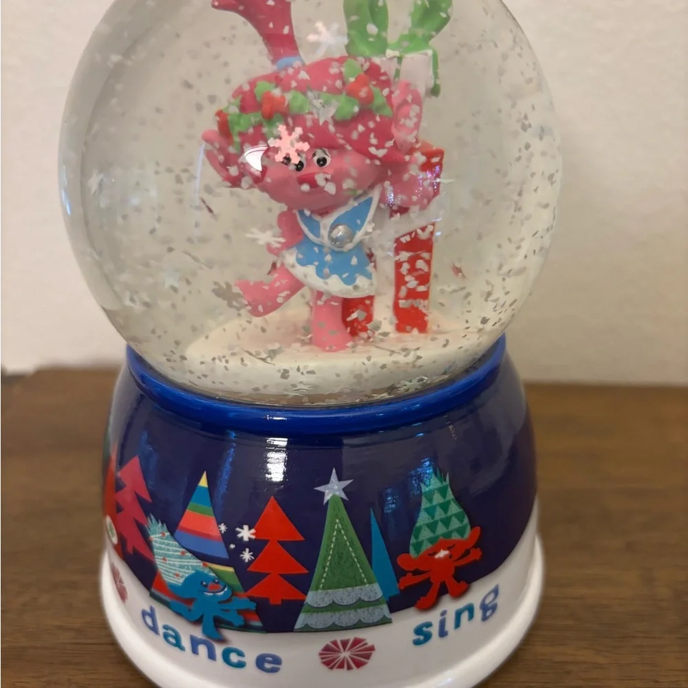 2017 Holiday Trolls Glitter Globe Coin Bank World Tour NWT‎